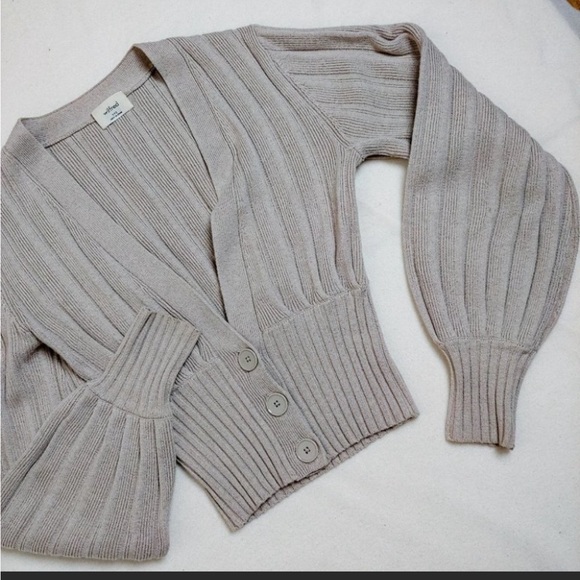 #Aritzia Wilfred Free Plunge Front Wool Button up Cardigan - Picture 2 of 4